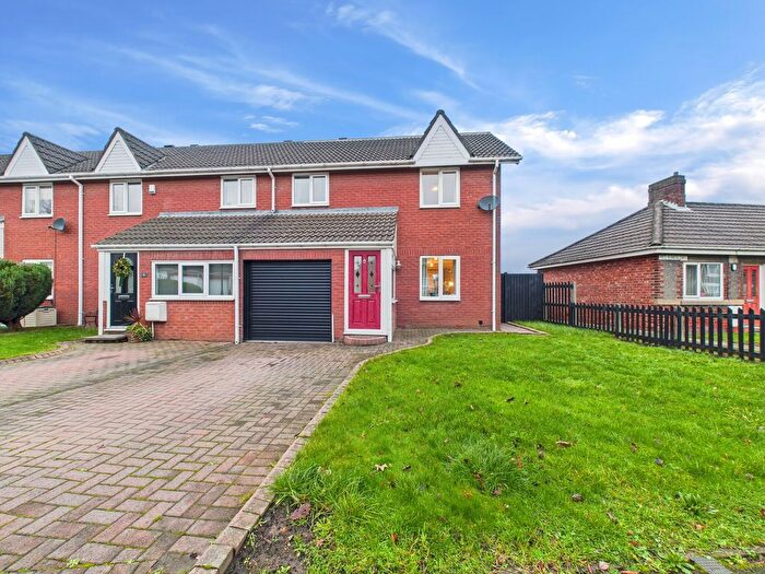 3 Bedroom End Of Terrace House For Sale In Clifton Court, Springwell Village, NE9