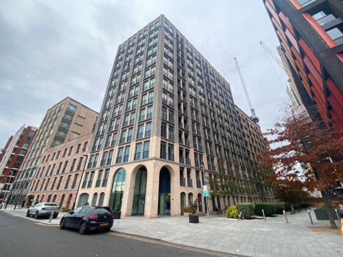 3 Bedroom Flat To Rent In Baileys House, Charles Clowes Walk, SW11