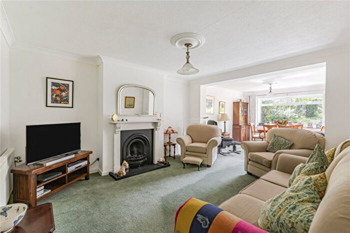 2 Bedroom Bungalow For Sale In Turnpike Drive, Orpington, BR6