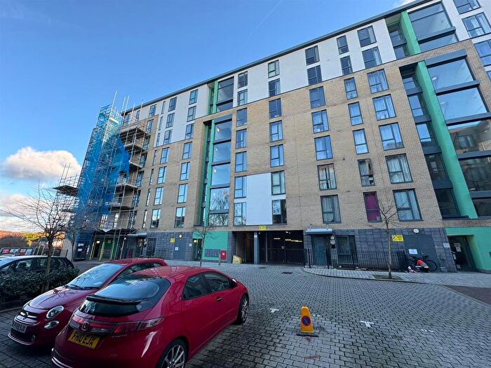 2 Bedroom Flat To Rent In Needleman Close, London, NW9