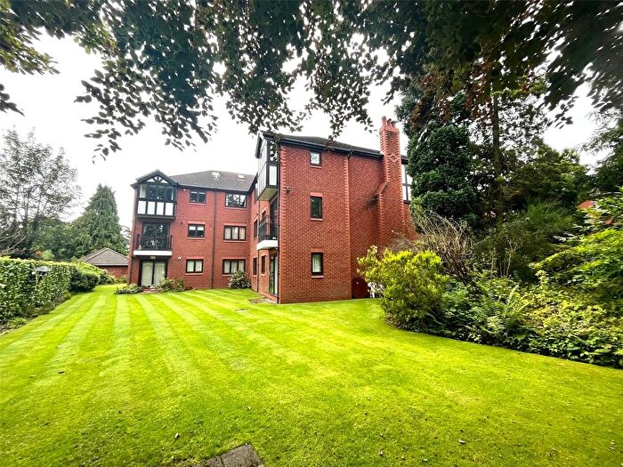 2 Bedroom Flat For Sale In Princes Road, Heaton Mersey, Stockport, SK4