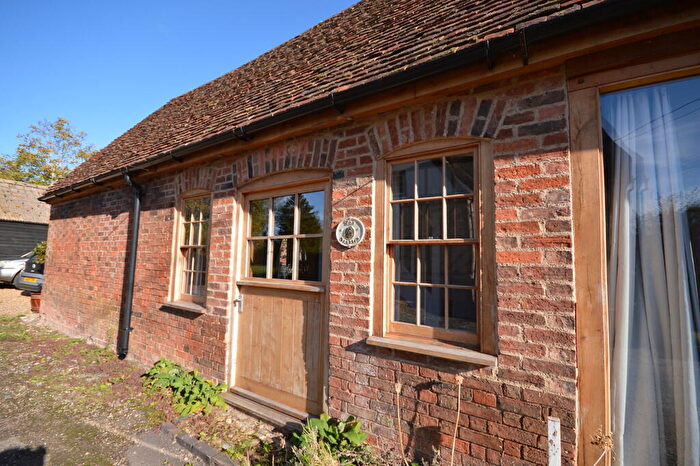 Studio To Rent In High Street, Catworth, PE28