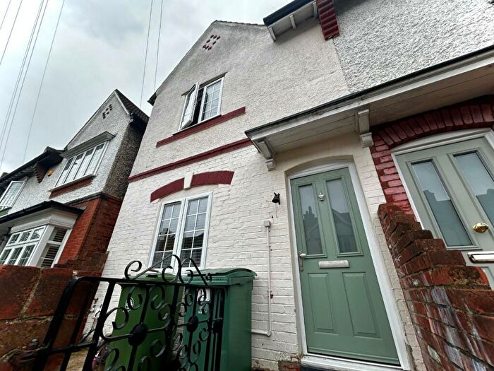3 Bedroom End Of Terrace House To Rent In Lodge Road, Wallington, SM6