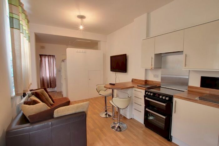 1 Bedroom Flat To Rent In Timbrell Street, Trowbridge, BA14