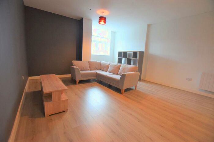 2 Bedroom Apartment To Rent In Tobacco Wharf, Commercial Road, L5
