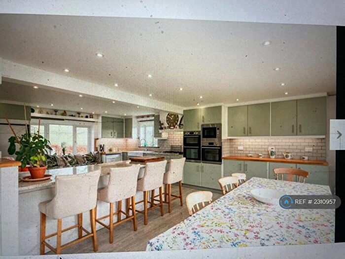 4 Bedroom Flat To Rent In Hemel Hempstead Road, Berkhamsted, HP4