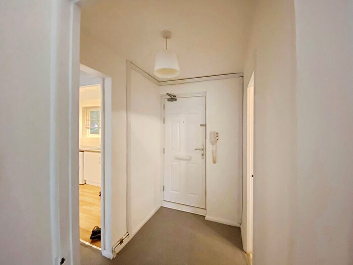 1 Bedroom Flat For Sale In Abbis House, Whinbush Road, SG5
