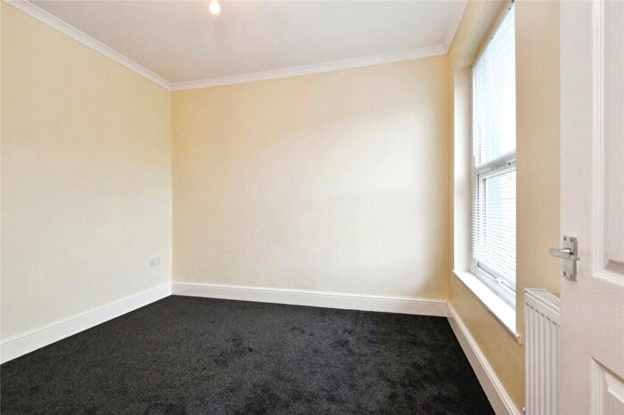 3 Bedroom End Of Terrace House For Sale In Pantyffynnon Road, Ammanford, Carmarthenshire, SA18