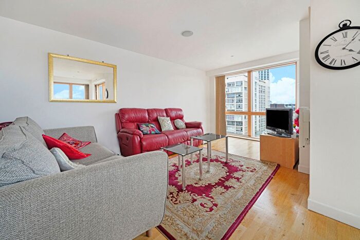 3 Bedroom Flat To Rent In Metro Central Heights, Newington Causeway, SE1