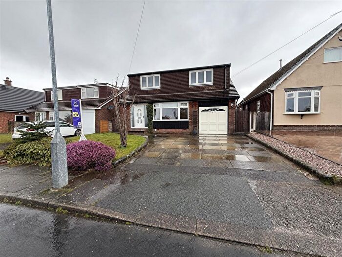 3 Bedroom Detached Bungalow For Sale In Winchester Road, Dukinfield, SK16