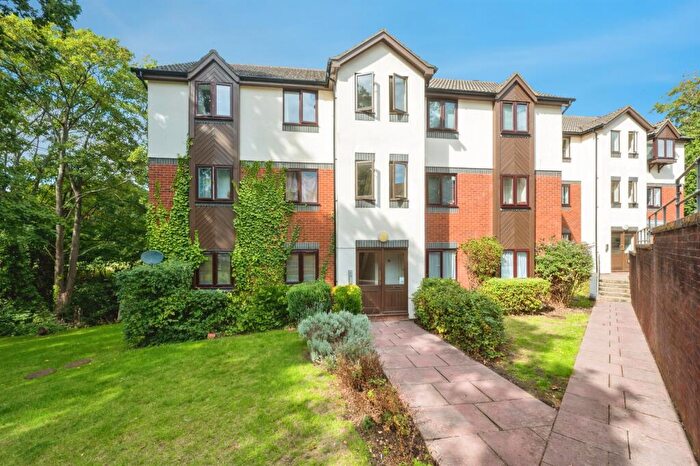 2 Bedroom Flat For Sale In Briarswood, Southampton, SO16
