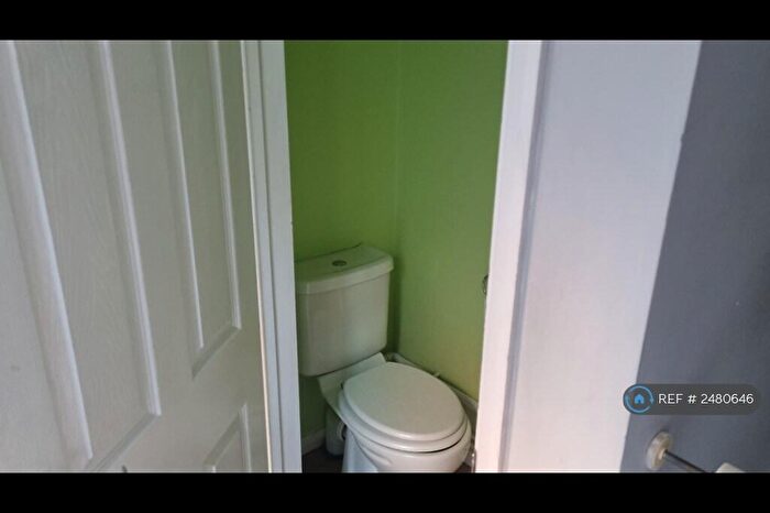 4 Bedroom Semi-Detached House To Rent In Spencer Drive, Lee-On-The-Solent, PO13