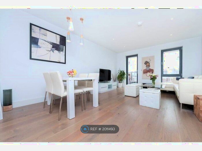 2 Bedroom Flat To Rent In The Textile Building, London, E9