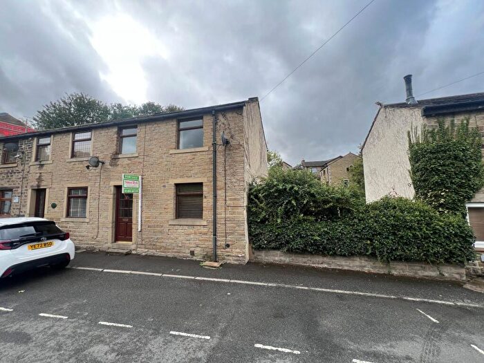 3 Bedroom House For Sale In Low Town, Kirkburton, HD8