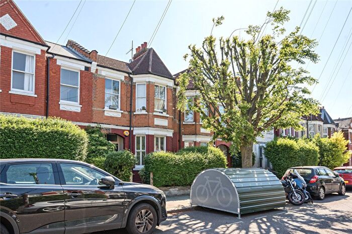 3 Bedroom Maisonette To Rent In Maryland Road, Wood Green, London, N22