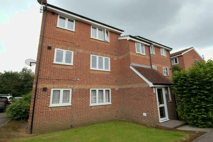 1 Bedroom Flat To Rent In Leecon Way, Rochford, SS4