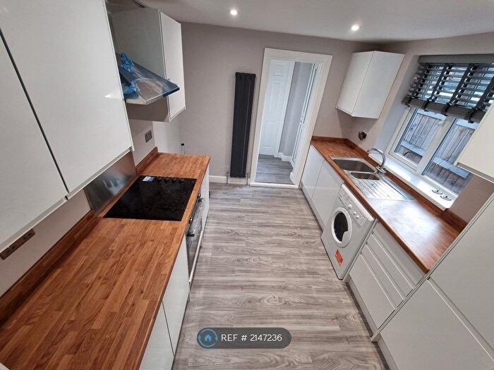 1 Bedroom Property To Rent In Haworth Street, Hull, HU6