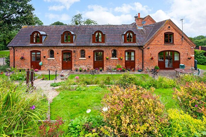 3 Bedroom Semi-Detached House For Sale In Bondend Road, Upton St. Leonards, Gloucester, GL4