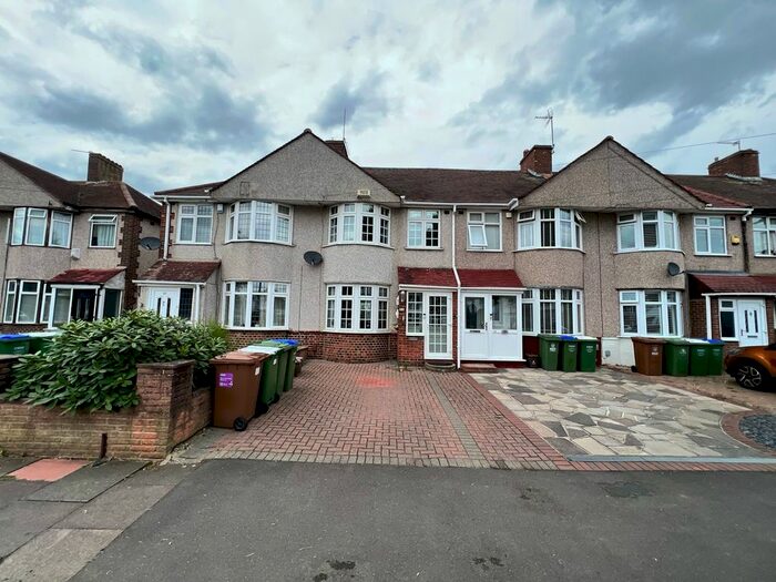3 Bedroom Terraced House To Rent In Sherwood Park Avenue, Sidcup, DA15