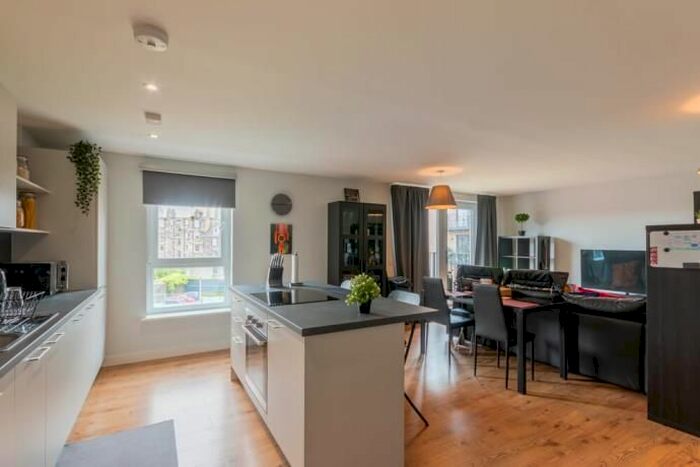 2 Bedroom Flat To Rent In Ropemaker Street, Edinburgh, EH6