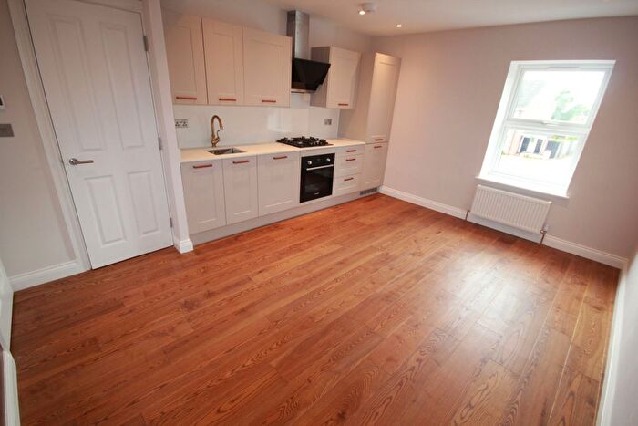 1 Bedroom Flat To Rent In High Road, Bushey Heath, Bushey, WD23