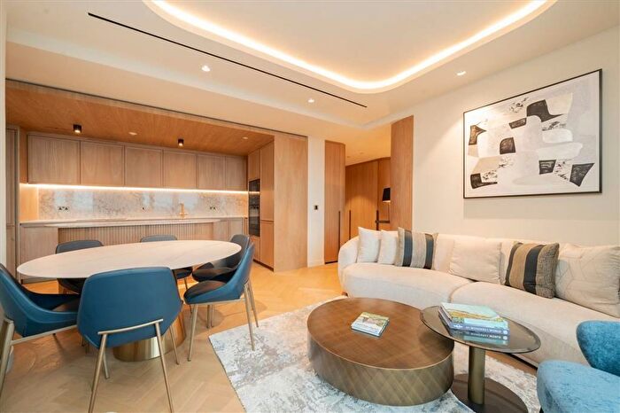 3 Bedroom Flat To Rent In Fareham Street, Fitzrovia Amp; Covent Garden, W1F