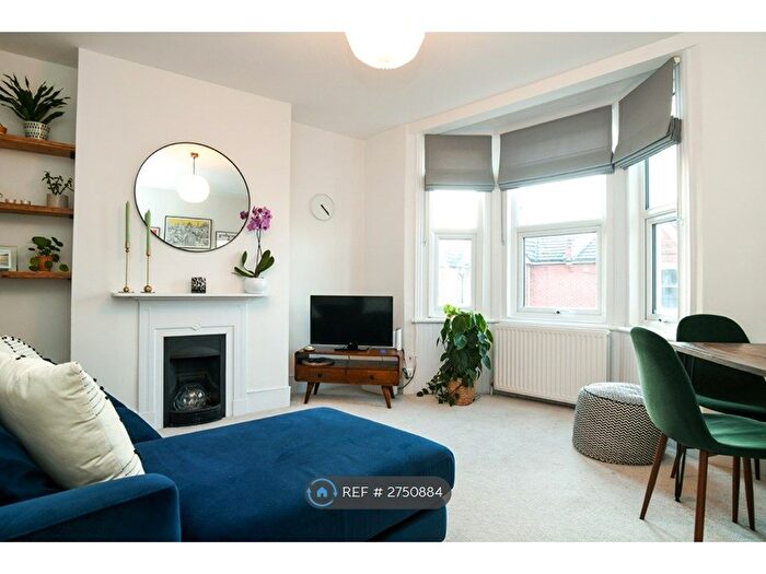 1 Bedroom Flat To Rent In Payne Avenue, Hove, BN3