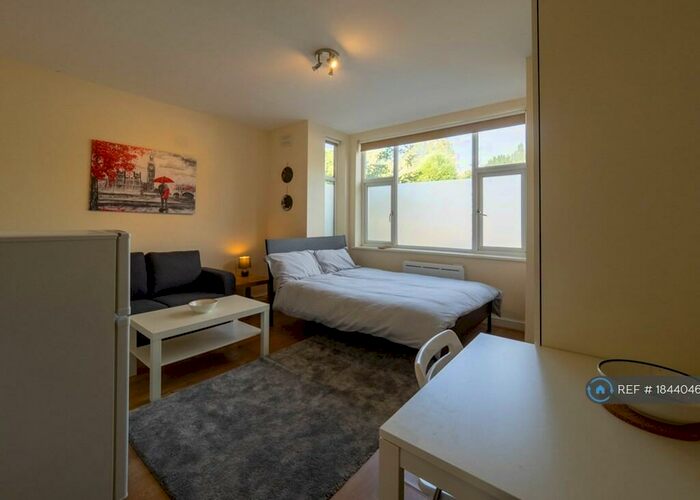 Studio To Rent In Dollis Hill Avenue, London, NW2