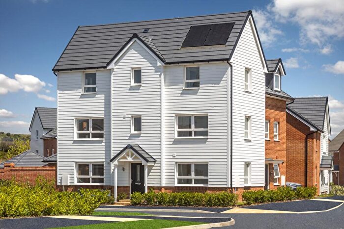 3 Bedroom Semi-Detached House For Sale In Dymchurch Road Hythe, CT21