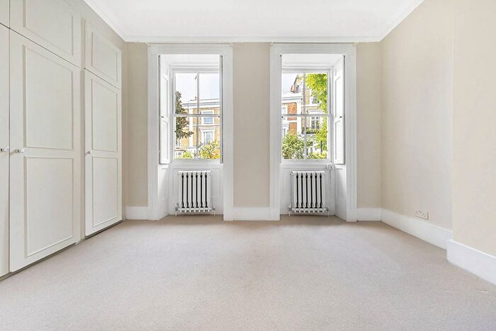 1 Bedroom Flat To Rent In Holland Street, Kensington, London, W8