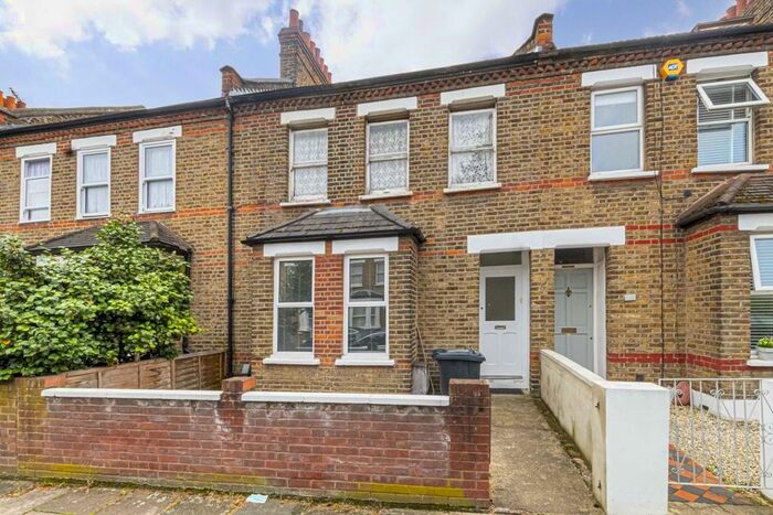 1 Bedroom Bungalow To Rent In Darwin Road, London, W5