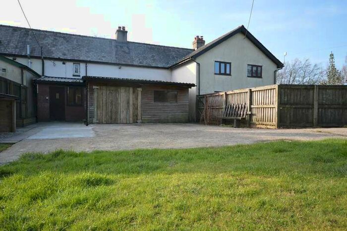 2 Bedroom Terraced House To Rent In Broadbury, EX20