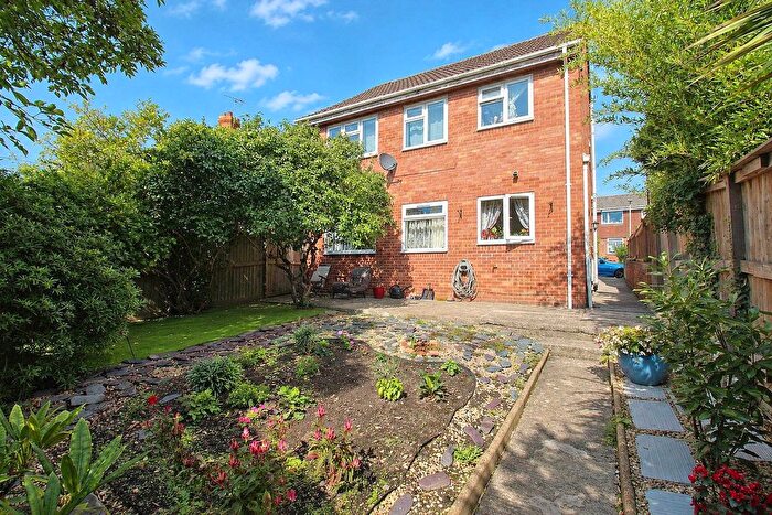2 Bedroom Flat For Sale In Eastbourne Road, Trowbridge, BA14