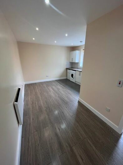 1 Bedroom Flat To Rent In Thurcaston Road, Leicester, LE4