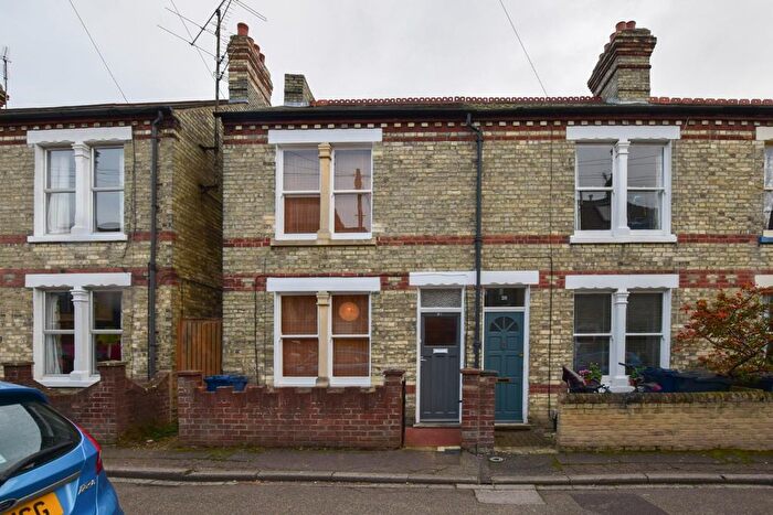 2 Bedroom End Of Terrace House To Rent In Springfield Road, Cambridge, CB4
