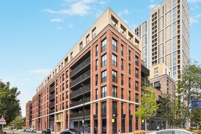 2 Bedroom Flat To Rent In Cendal Crescent, London, E1