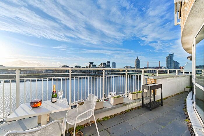 2 Bedroom Flat For Sale In Oyster Wharf, Battersea, London, SW11