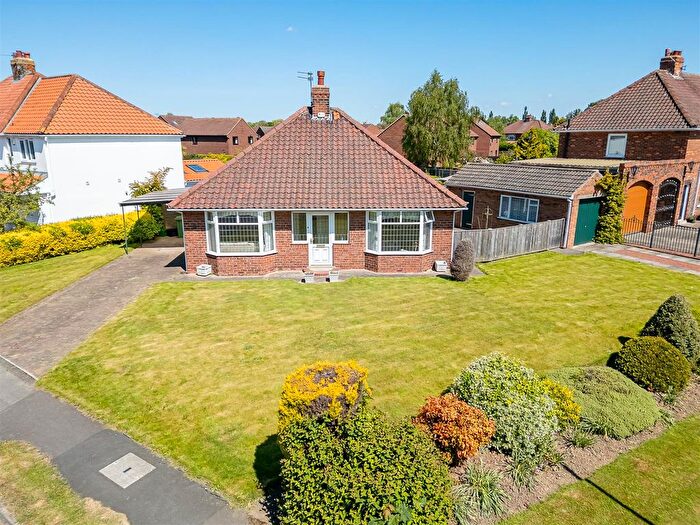 2 Bedroom Detached Bungalow For Sale In Newlands Road, Bishopthorpe, York, YO23
