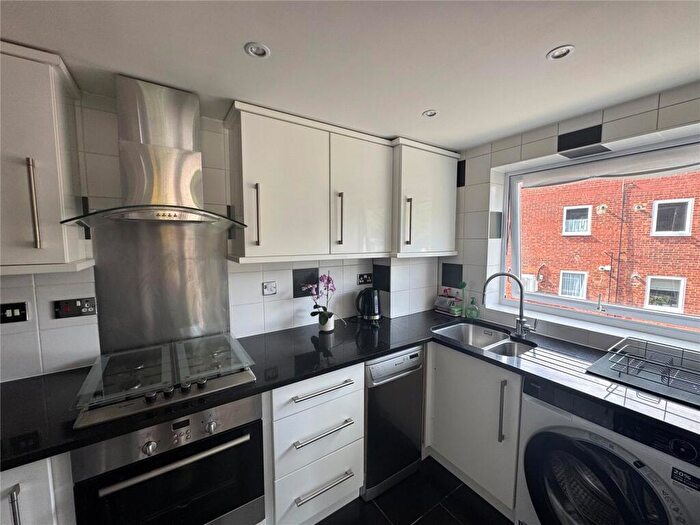 2 Bedroom Apartment To Rent In Park Road, New Barnet, Barnet, EN4