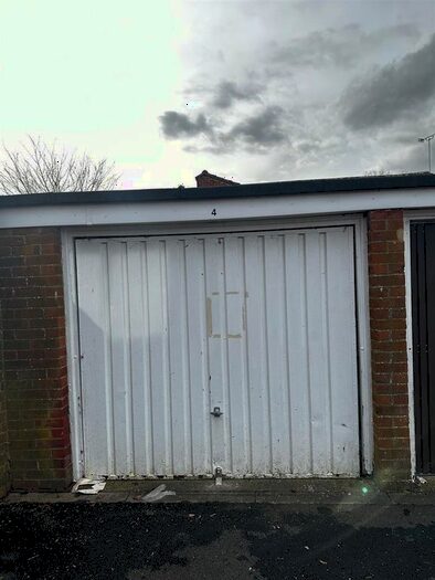 Garage / Parking To Rent In Trent Court, Andover, SP10