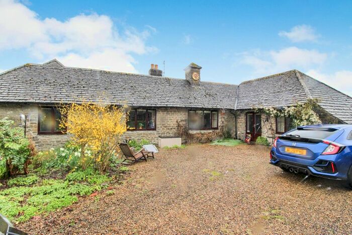 4 Bedroom Bungalow To Rent In Longburton, Sherborne, Dorset, DT9