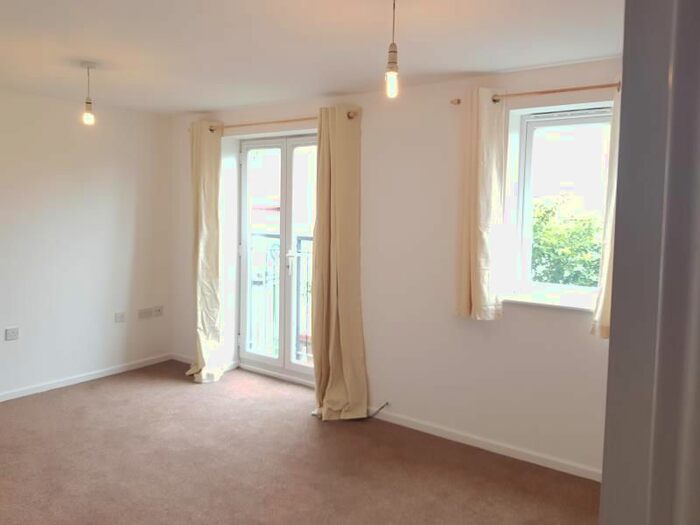 1 Bedroom Flat To Rent In Bay Avenue, Bilston, West Midlands WV14