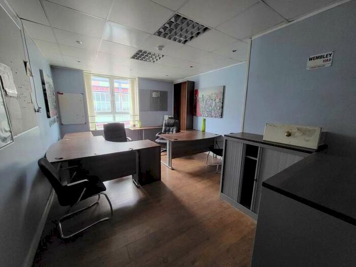 Office Commercial To Rent In Crakenedge Lane, Dewsbury, WF13