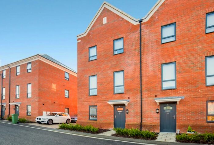 4 Bedroom Semi-Detached House To Rent In Darbyshire Road, Aldershot, GU11