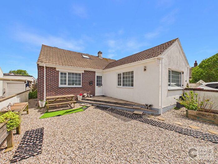 3 Bedroom Bungalow For Sale In Luscombe Close, Ipplepen, TQ12