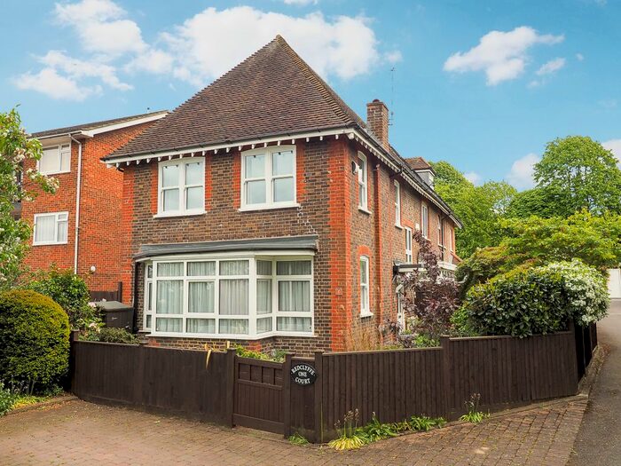 2 Bedroom Detached House To Rent In York Road, Sutton, Surrey, SM2