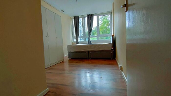 2 Bedroom Flat To Rent In Vincent Road, Woolwich, SE18