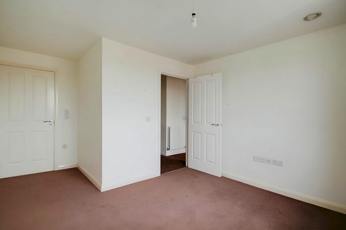 2 Bedroom Flat To Rent In A Bath Road, Hounslow, TW3