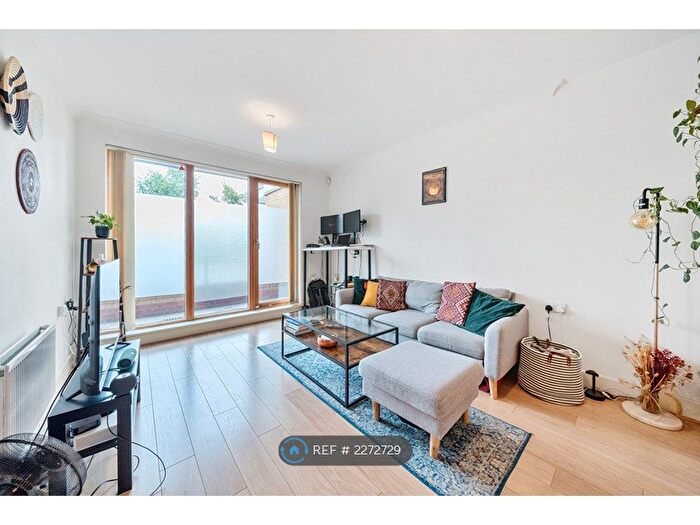 1 Bedroom Flat To Rent In Robsart Street, London, SW9