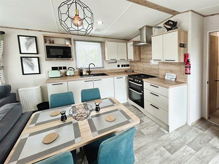 3 Bedroom Chalet For Sale In St. Johns Road, Whitstable, CT5